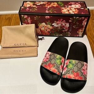 Women's Gucci Bloom Supreme Slides